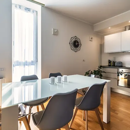 아파트 5 Min Walk From Subway Elegant & Modern