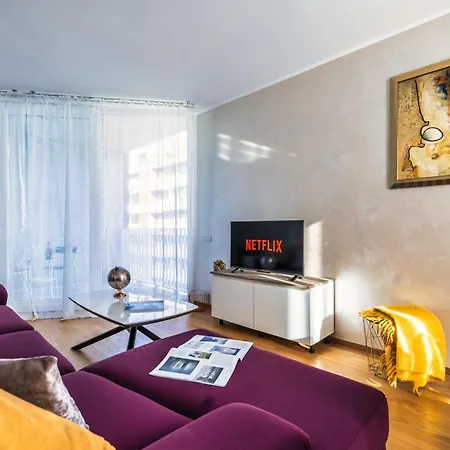 5 Min Walk From Subway Elegant & Modern Appartement *